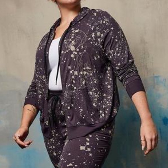 torrid Tops - Torrid Lovesick Brand Splatter Tie Dye Skull Zip-Up Hoodie